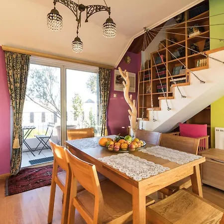 A Luxury Maisonette With Sea View *